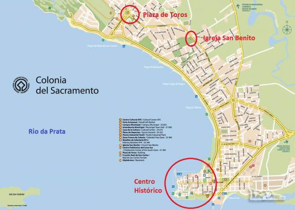 Mapa de Colonia del Sacramento, no sul do Uruguai, às margens do Rio da Prata. O centro histórico ocupa apenas uma pequena península, mas há mais atrações turísticas, além das praias, em outras regiões da cidade
